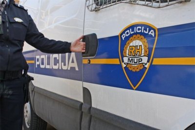 Uhićen 29-godišnji vozač koji je automobilom upravljao pod utjecajem alkohola i bez položenog vozačkog ispita