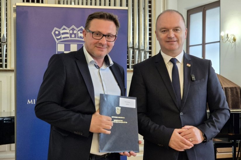 Načelniku Poljaku uručen ugovor o dodjeli gotovo 50 tisuća eura bespovratnih sredstava