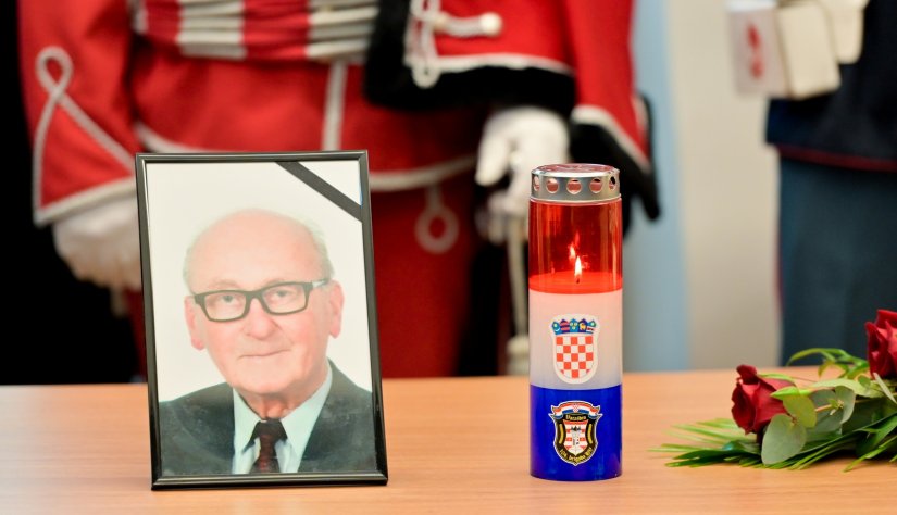 FOTO Održana komemoracija za preminulog pukovnika Ivana Rukljića