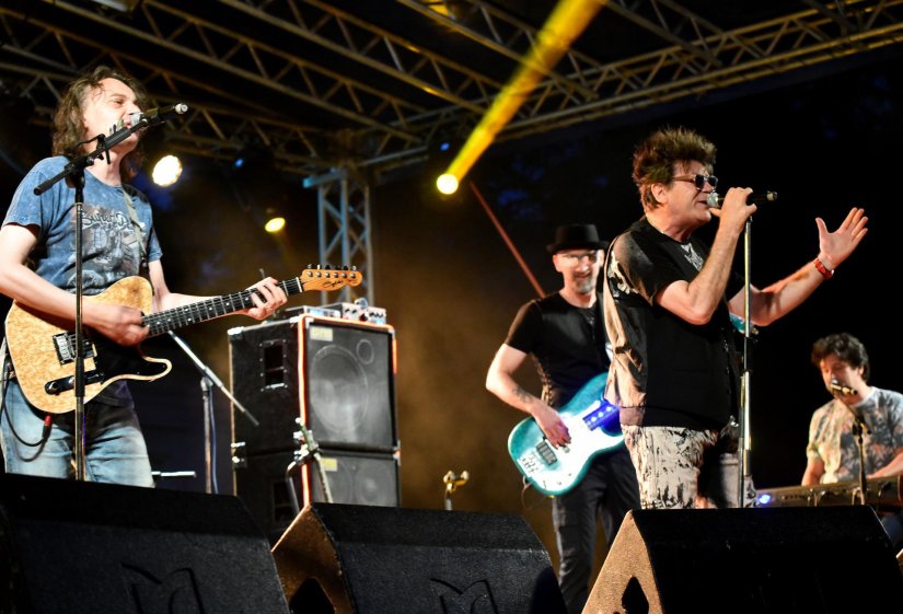 Dijelimo 15x2 ulaznice: Tko želi na koncert Crvene jabuke u Areni Varaždin?