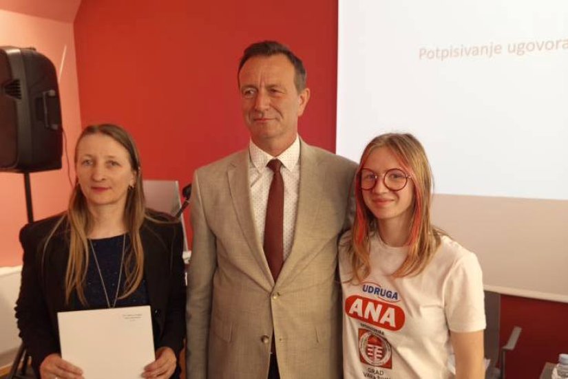 Grad Varaždin podržava programe Udruge Ana: Potpisan ugovor o sufinanciranju programa &quot;Dajmo im šansu&quot;