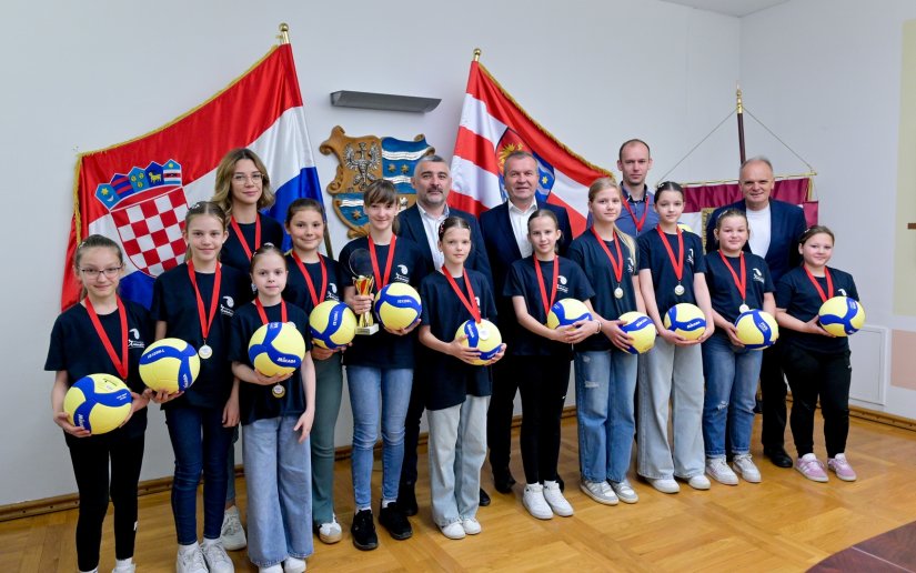 FOTO Župan Stričak priredio prijem za članice Ženskog odbojkaškog kluba Ivanec