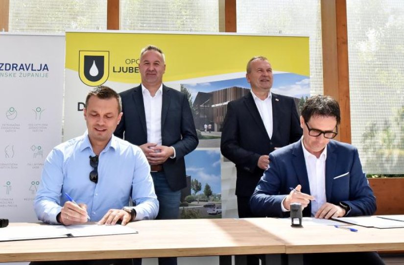 FOTO Potpisan ugovor za izgradnju Doma zdravlja i ljekarne u Ljubešćici, radovi će početi uz Dan Općine