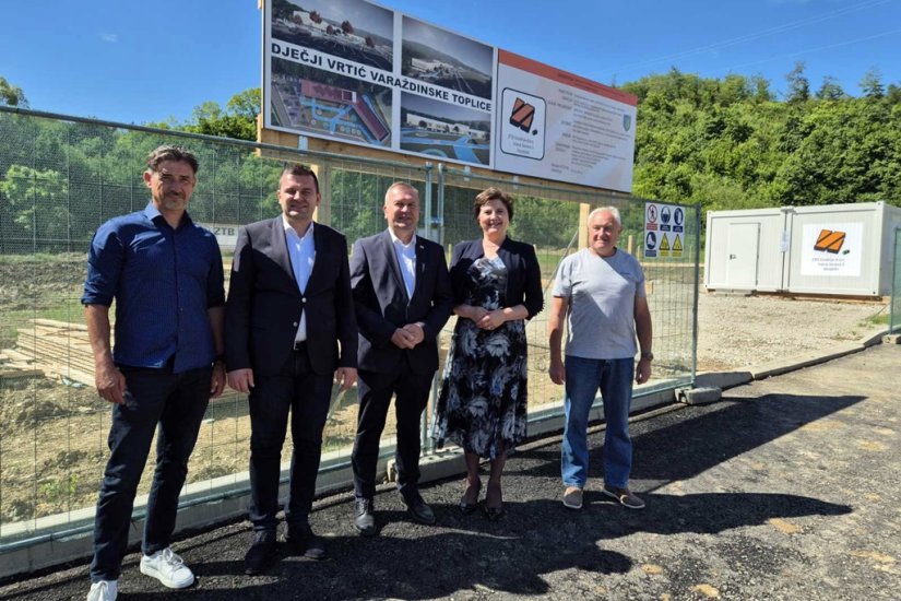 FOTO U društvu gradonačelnice Ratković, Stričak i Hrebak obišli Smart kvart u Varaždinskim Toplicama