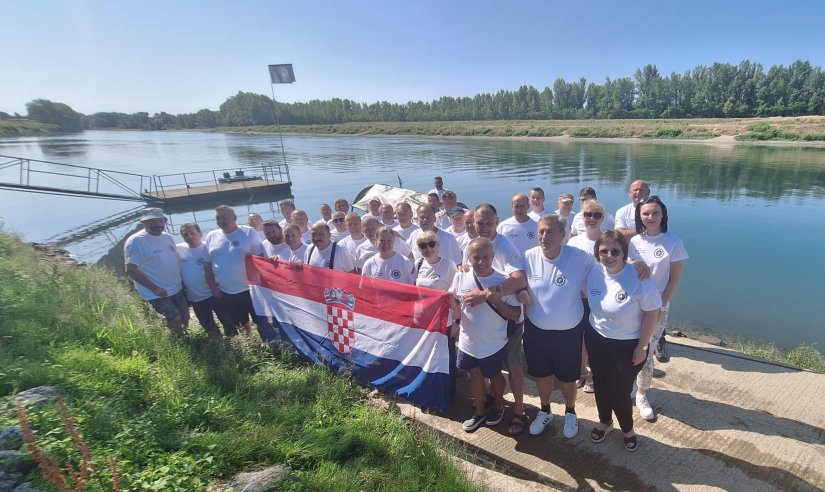 FOTO Branitelji iz Varaždinske županije 20. put krenuli Dravom do Vukovara