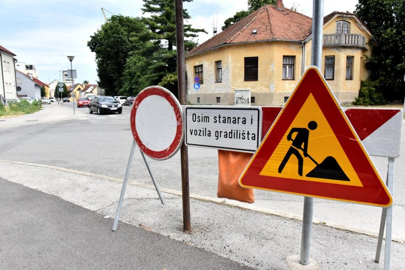 FOTO Najavljeni radovi na raskrižju Anine ulice s Ul. Franca Prešerna i Otokara Keršovanija