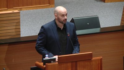 Manje štetno, a skuplje: Trošarine na e-tekućine obeshrabruju građane da prestanu pušiti