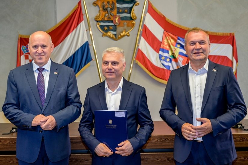 Načelniku Žugčiću uručena odluka za modernizaciju ceste &quot;Kišuri&quot; Krščenovec