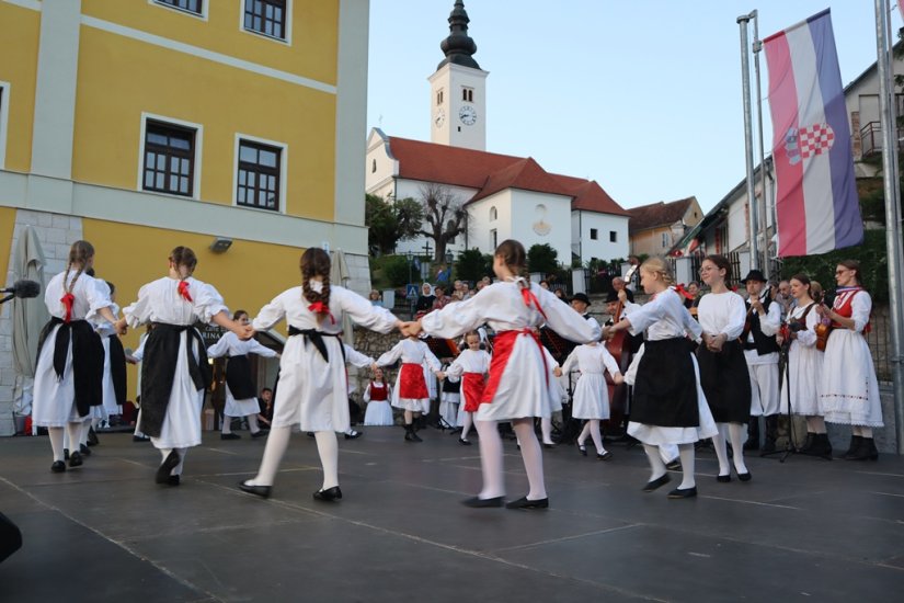 FOTO Uspješno održana 6. Toplička folklorijada