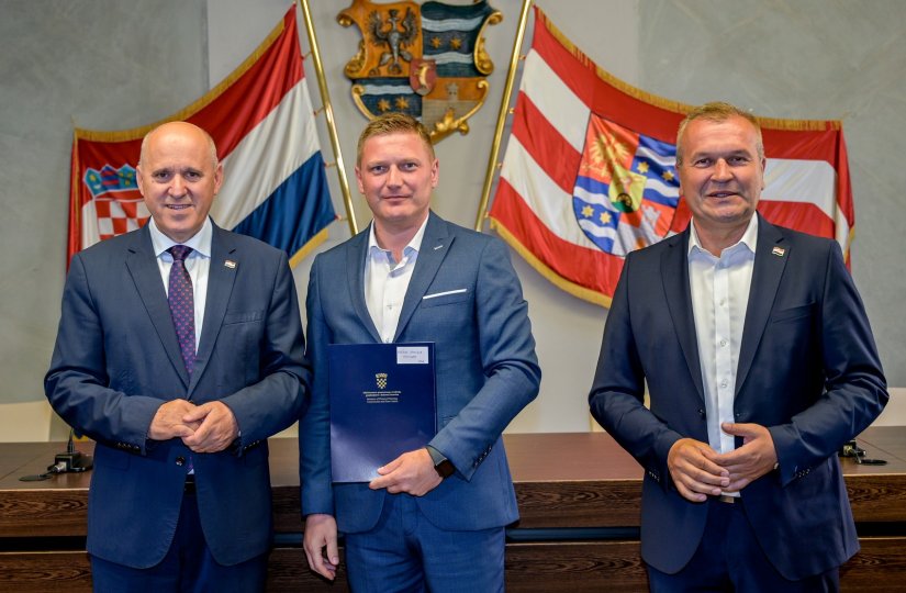 Općini Cestica odobrena sredstva za izgradnju parkirališta kod groblja u Cestici