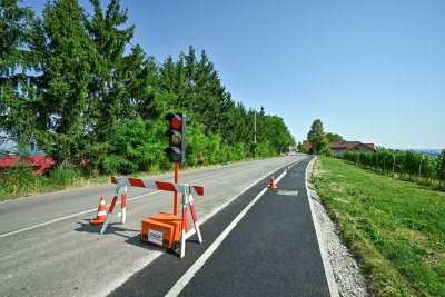 Radovi na izgradnji pješačke staze u Vinogradskoj ulici u Svetom Iliji