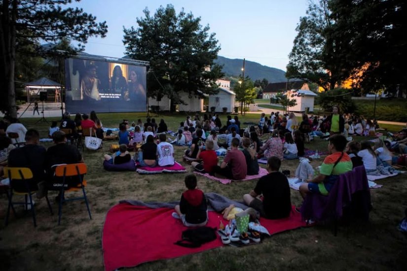 Zbog najave mogućeg nevremena Kino pod zvijezdama u gradskom parku Ivanec odgađa se do sutra