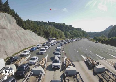 Na naplati Trakošćan u smjeru Zagreba kolona vozila proteže se u Sloveniju