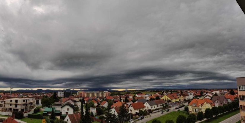 Upaljen žuti meteoalarm: mogućnost za pljuskove s grmljavinom, olujni vjetar i tuču