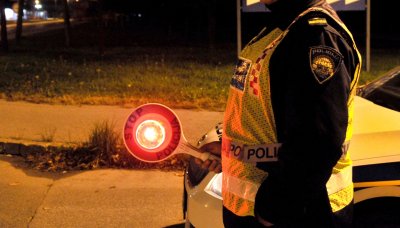 Vozio s 2,24 promila, bez upaljenih svjetala i s - krivotvorenom vozačkom