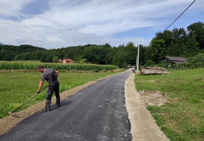 NERAZVRSTANE CESTE U Ivanečkoj Željeznici u tijeku asfaltiranje više odvojaka