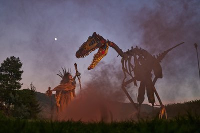 Špancirfest ide dalje - pripazite na dinosaura na štulama danas u gradu!