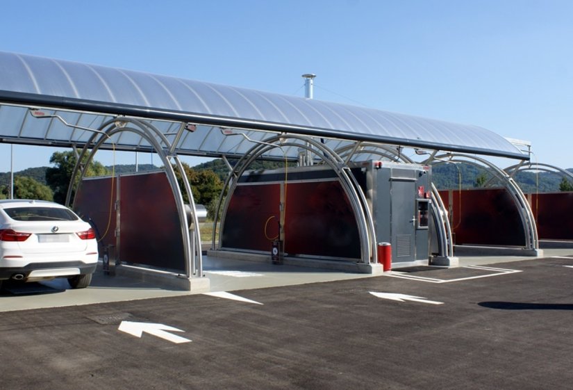 Iz samoposlužne autopraonice ukraden novac, iz šupe nestala motorna pila