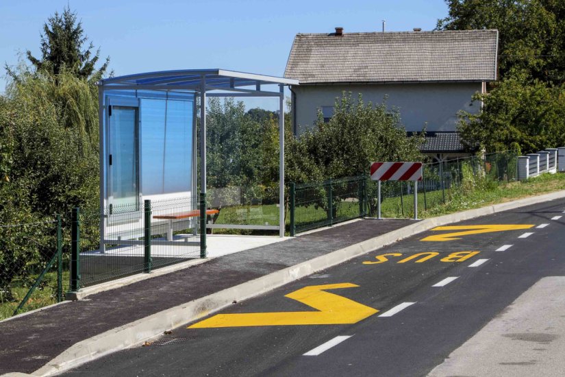 JEROVEC DONJI Izgrađeno novo autobusno stajalište, postavljena nadstrešnica