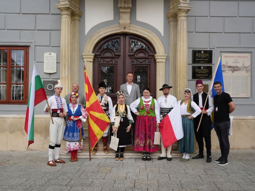 FOTO Prijem sudionika FolkoFonije 2025. kod gradonačelnika Varaždina