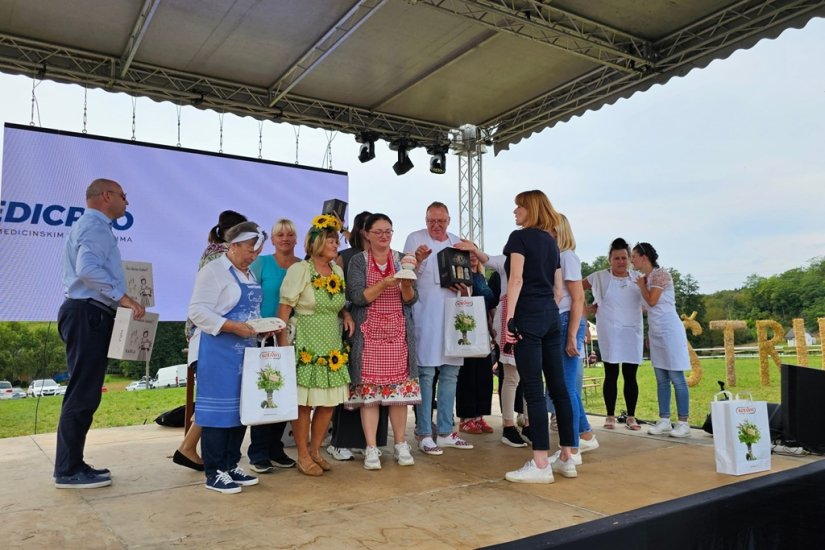 Najbolja štrudla u Hrvatskoj dolazi iz Brezničkog Huma - OPG-u Vrata Zagorja prvo mjesto na Štrudlafestu