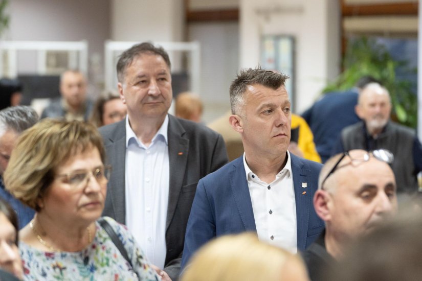 HNS &quot;Batinić i Šoštarić pokazali političku prevrtljivost, građani zaslužuju istinu&quot;