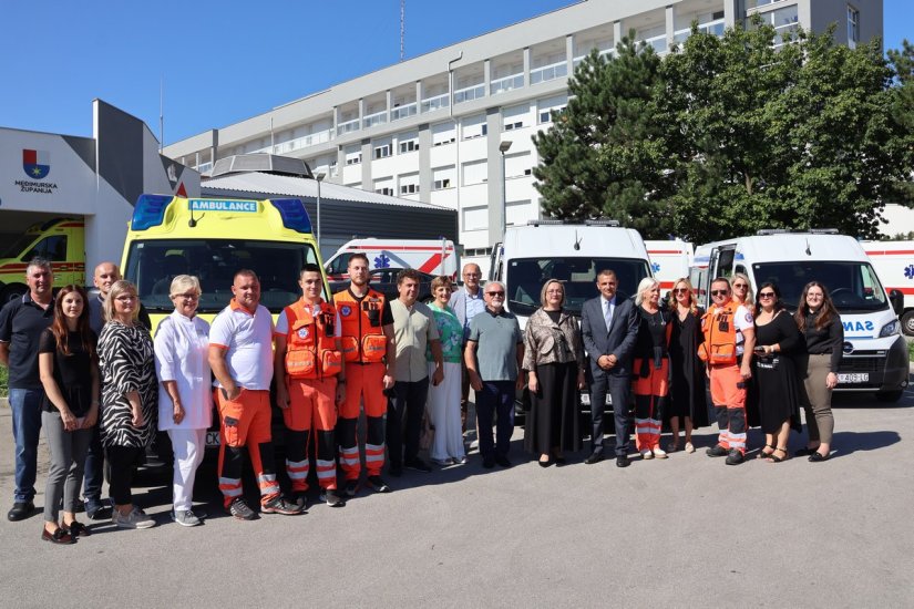 FOTO Međimurska županija svom Zavodu za hitnu medicinu osigurala tri nova vozila