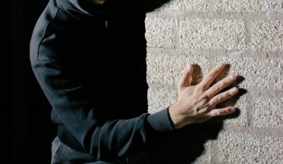 Iz trgovine ukradeni parfemi, u Trnovcu lopovi ukrali novčanike s dokumentima