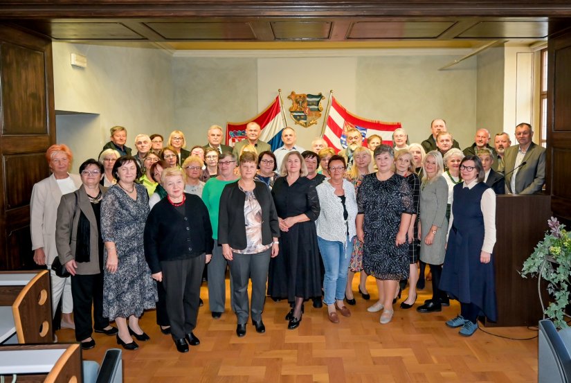 FOTO Uz Svjetski dan učitelja zahvalnice učiteljima, domarima, kuharicama, onima koji su stvarali generacije