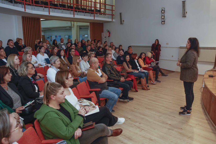 IVANEC Stotinjak poduzetnika prisustvovalo edukaciji na temu Fiskalizacija 2.0