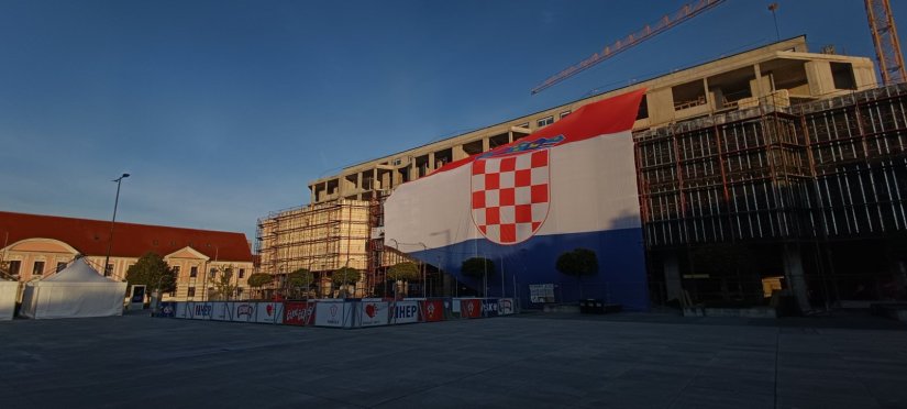 Varaždin je ovog vikenda u znaku &quot;Vatrenih&quot;; na Kapucinskom trgu spremna fan zona za navijače