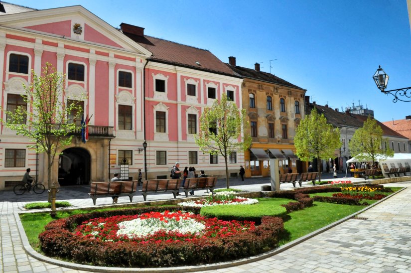 Varaždinska županija objavila natječaje za stipendije i sufinanciranje troškova prijevoza studenata