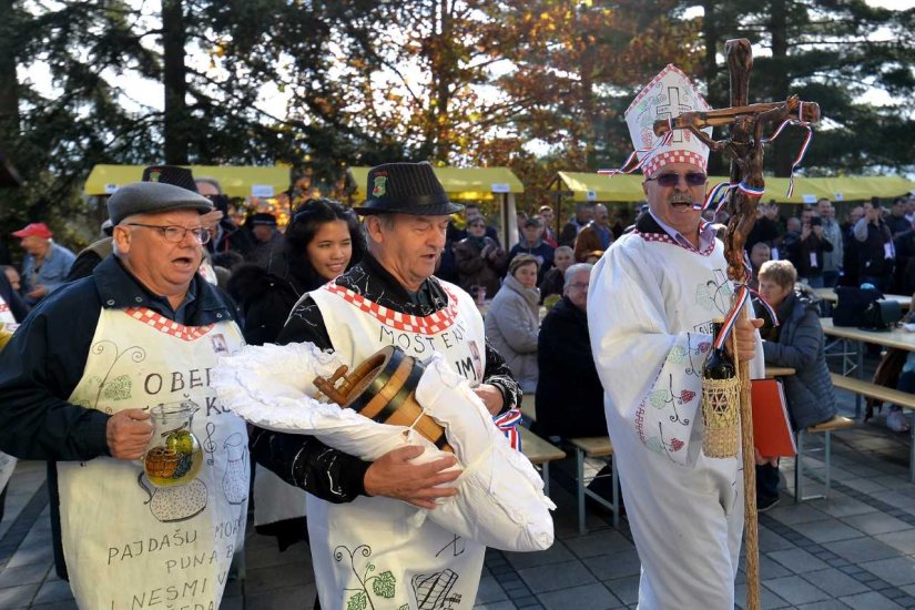 Ne propustite &quot;Martinje v Marofu&quot; jer čeka vas roštilj, domaće delicije, mlado vino i kesteni!