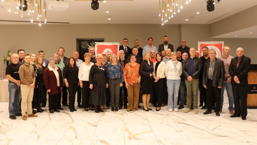 FOTO Uručene zahvalnice GDCK-a Varaždin višestrukim darivateljima krvi