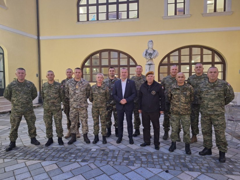 Polaznici Visoke dočasničke izobrazbe posjetili Županijsku palaču