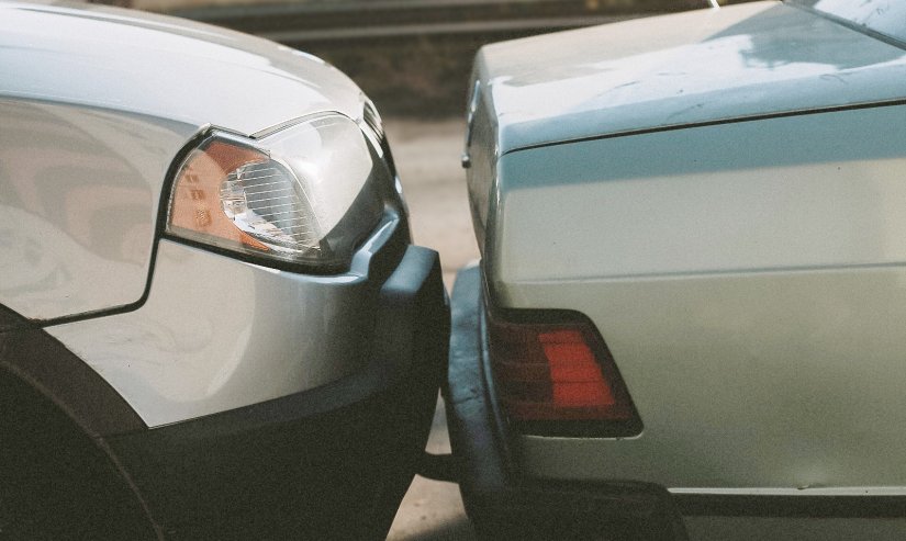 Jedan pijani vozač naletio na drugoga koji je nepropisano skretao