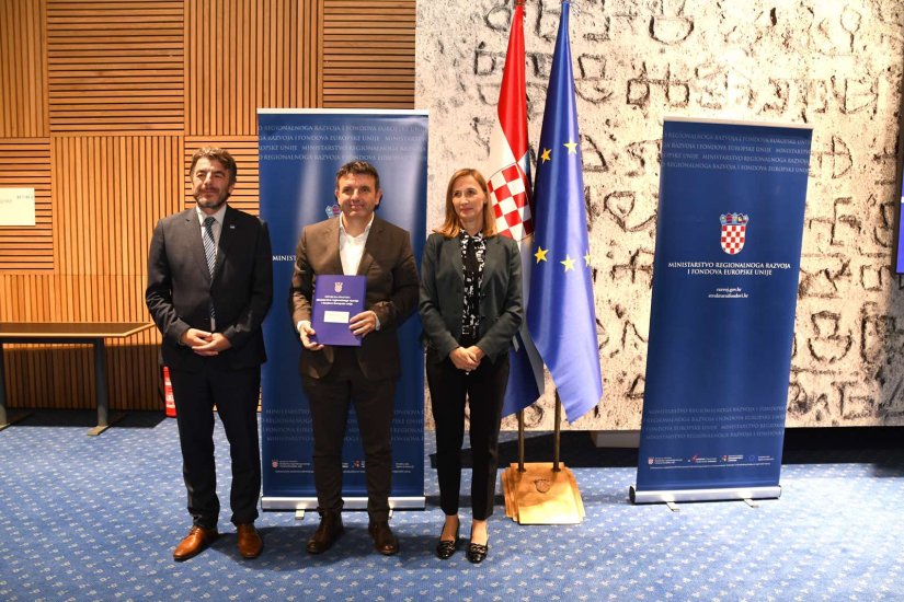 LEPOGLAVA Uručen ugovor o dodjeli bespovratnih sredstava za izgradnju vatrogasnog doma