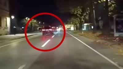 VIDEO Martinje nekome udarilo u glavu? Auto vozi suprotnim smjerom po Zagrebačkoj ulici