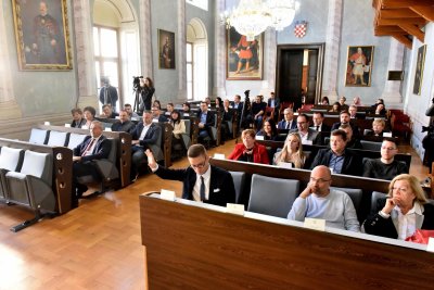 Klub SDP-a i HSS-a uložio žalbu Ministarstvu: &quot;Nezakonito su nam onemogućili raspravu o Bolnici&quot;