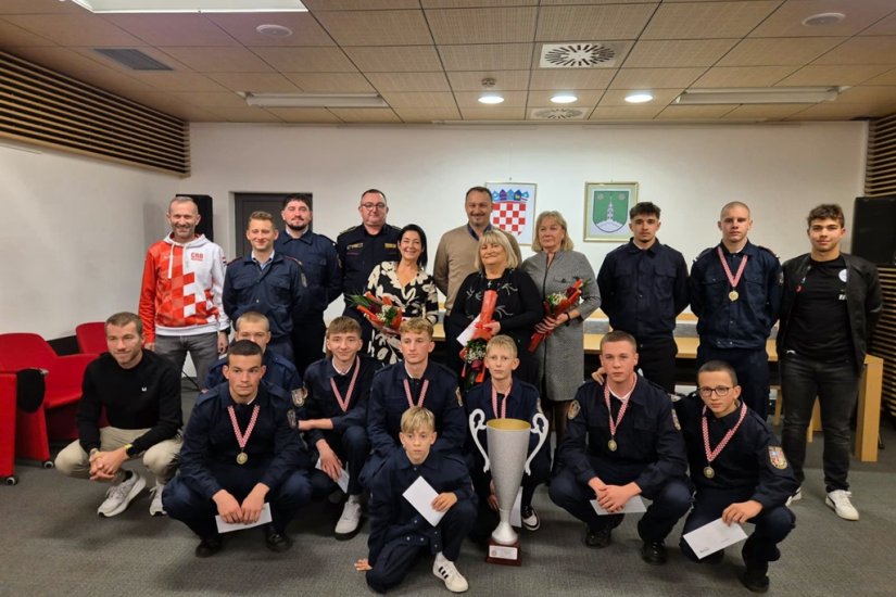 FOTO Grad Novi Marof nagradio najuspješnije sportaše i mlade vatrogasce