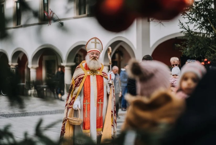 RASPORED OBILASKA Sveti Nikola u petak obilazi sve dječje vrtiće na području Varaždina