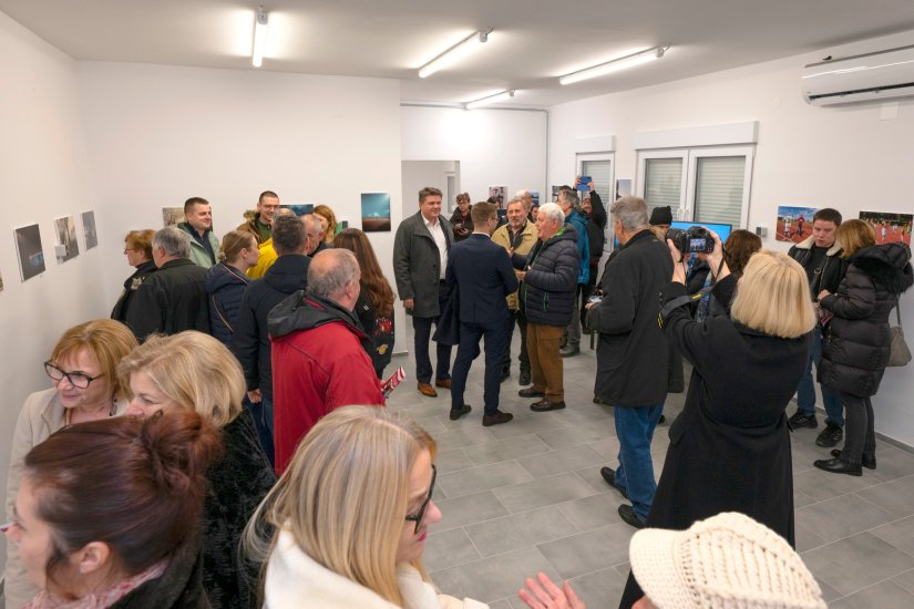 IZLOŽBA FOTOGRAFIJA Probudi se s Banficom – kvartovske priče kroz fotografije &quot;Banfičara&quot;