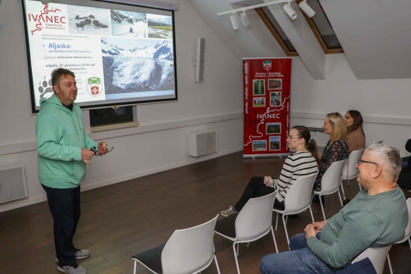 U MUZEJU PLANINARSTVA O ljepotama najviše planine Sjeverne Amerike i susretu s divljim životinjama