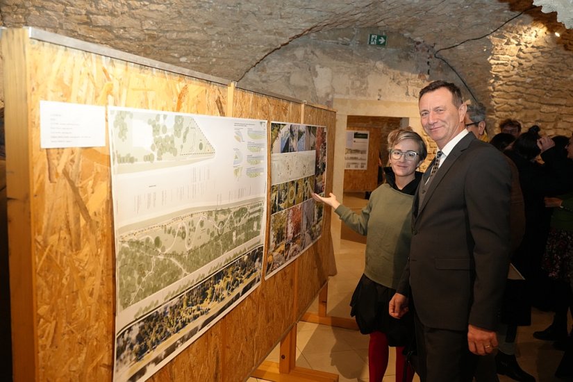 U podrumu varaždinske Gradske vijećnice predstavljeno idejno rje&scaron;enje za uređenje Dravske park &scaron;ume