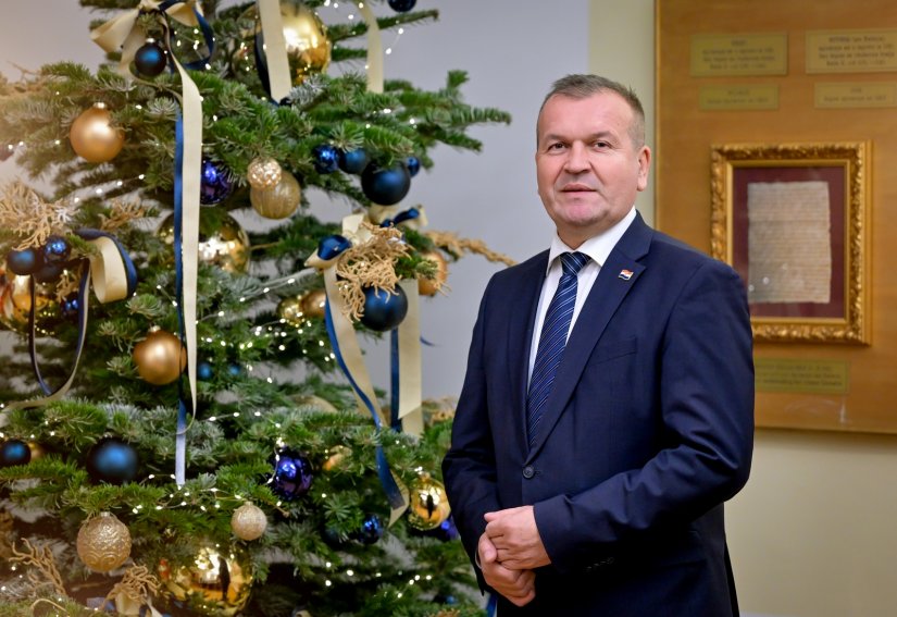 Božićna čestitka župana Anđelka Stričaka žiteljima Varaždinske županije
