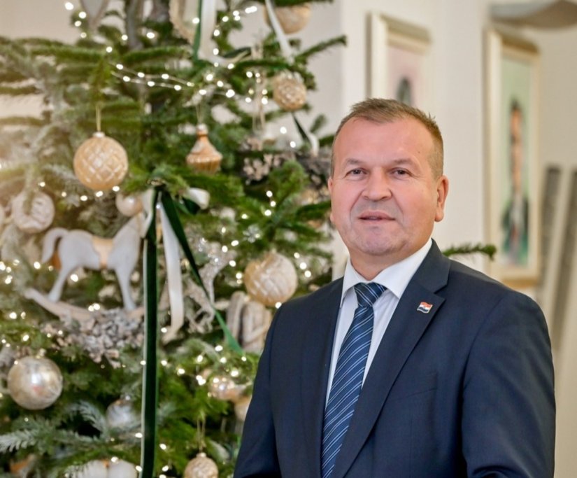 Novogodi&scaron;nja čestitka župana Stričaka: "Nastavimo i u 2026. zajedno graditi županiju po mjeri čovjeka"