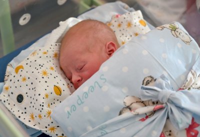 Nismo dugo čekali: u minuti iza ponoći rođen maleni Vid, prva beba u 2026. godini
