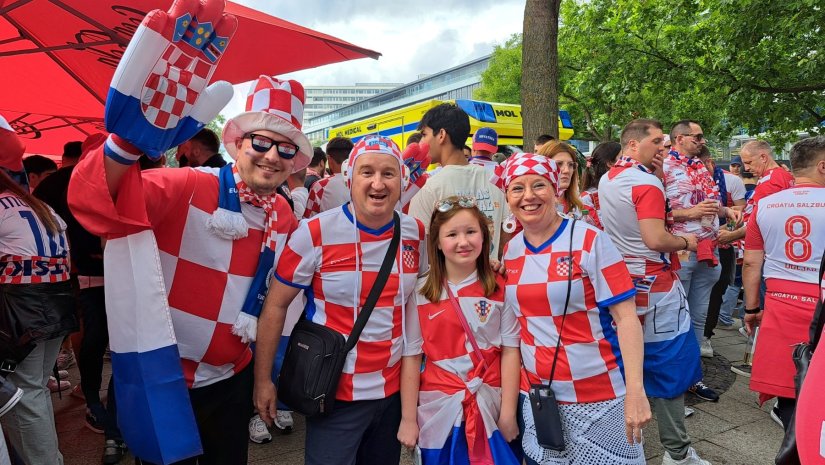 Nogometno SP u SAD-u: Ulazak navijača u zemlju jedino uz pregled dru&scaron;tvenih mreža?!