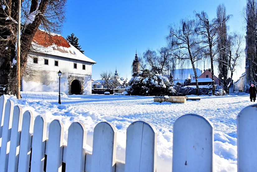 FOTO Bijeli Varaždin okupan suncem; zimska čarolija traje i nakon Adventa