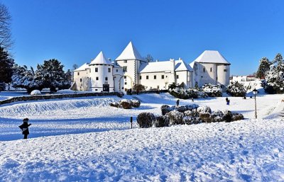 Dječak se sanjkao na Starom gradu, a netko mu je iz jakne ukrao mobitel